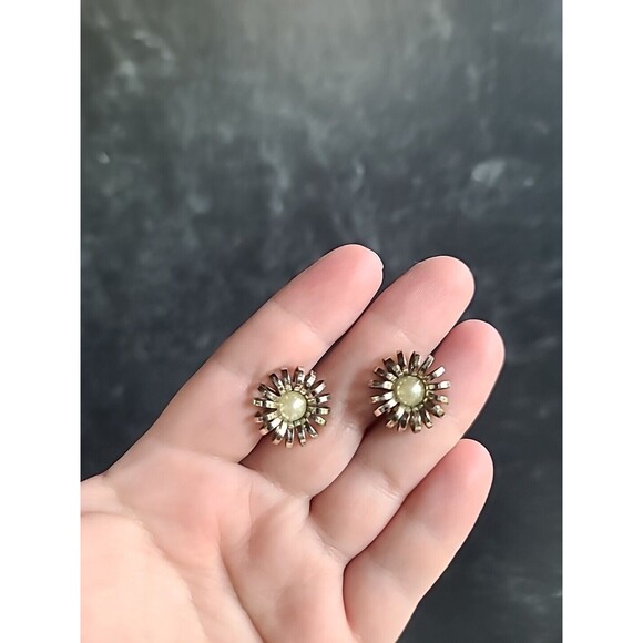 Faux Pearl Floral Screwback Earrings Vintage - Picture 4 of 10